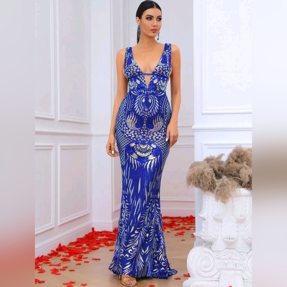 Love & Lemonade Plunging Neckline Sequin Formal Dress - Picture 1 of 5